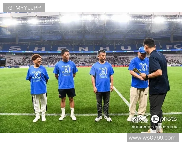 成都足球队在钻石联赛中的拼搏历程与荣耀时刻全景回顾 成都足球队在钻石联赛中的拼搏历程与荣耀时刻全景回顾