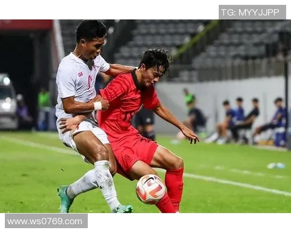 足球明星激动时刻仰天呐喊视频展现激情与梦想的碰撞 足球明星激动时刻仰天呐喊视频展现激情与梦想的碰撞