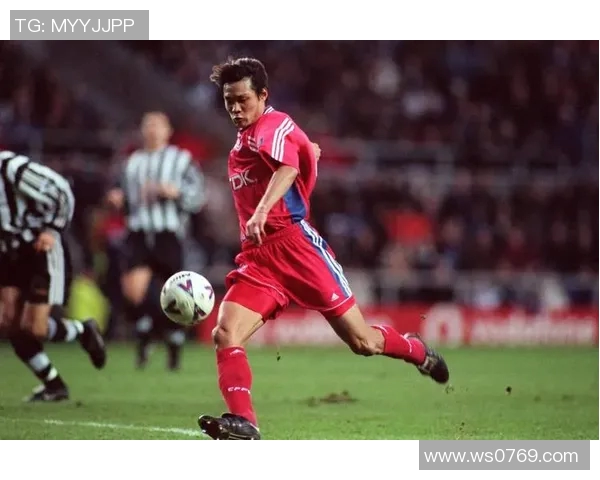 足球明星风采大赏各路传奇球员的精彩瞬间与独特魅力展现 足球明星风采大赏各路传奇球员的精彩瞬间与独特魅力展现