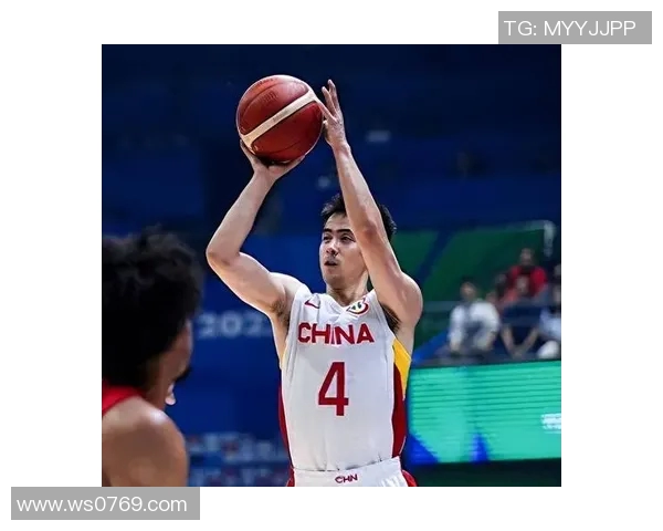 广州篮球队在联合会杯积分榜上以62分稳居第一名展现强劲实力 广州篮球队在联合会杯积分榜上以62分稳居第一名展现强劲实力