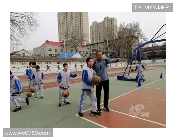 李磊的篮球人生深度对话：从梦想起航到职业生涯的精彩瞬间